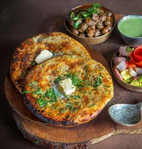 Amritsari Kulcha with Chana