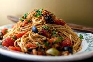 Sphegetti olive tomato cheese pasta