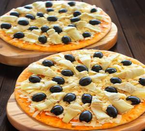 Black Olives Pizza