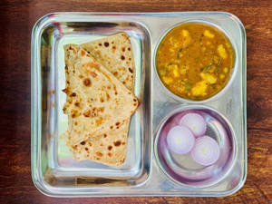 Plain Paratha With Sabji