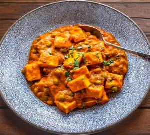 Matar Paneer + 6 Butter Roti + Salad + Raita+ Papad