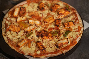 Tandoori Paneer Pizza