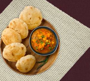 Alu Sabzi With Puri