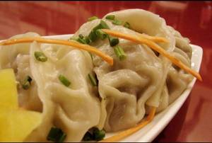 Steamed Chicken Momos [5 Pieces]
