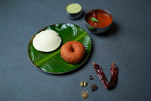 Plain Idli Medu Vada