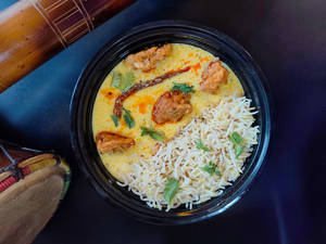 Kadi Pakoda With Jeera Rice