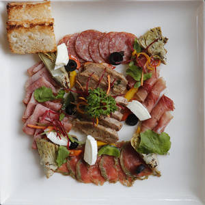 Tagliere Di Salumi E Formaggi