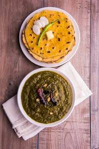Sarson da Saag with 3 Makki Roti