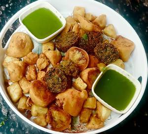 Mix pakoda with paneer