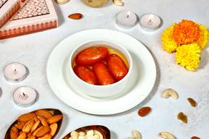 Hot Gulab Jamun Long [4 Pieces]