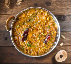 Daal-A-Panchmel