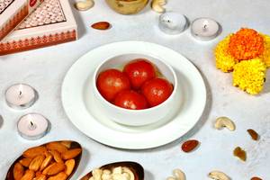 Hot Gulab Jamun [4 Pieces]
