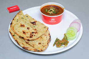 Soya Chaap Bhuna Masala With Garlic Naan