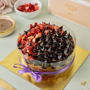 Eggless Vanilla Strawberry And Hazelnut (600g)