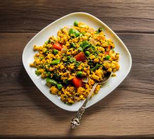 Paneer Bhurji + 6 Butter Roti+ Salad + Raita + Papa