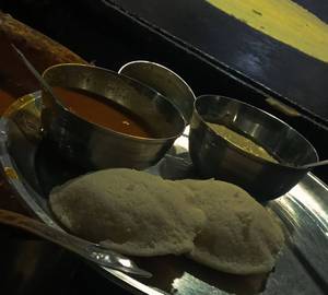 Idli Sambar [2 Pieces]