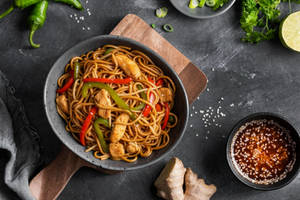 Chicken Schezwan Noodles (small)