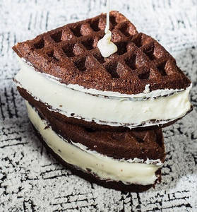 Overload Chocolate White Waffle