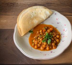 Chakuli Pitha & Ghugni