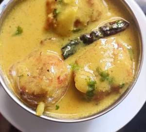Kadhi pakora