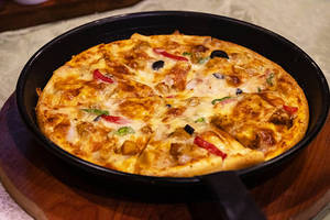 Veggie delight pizza