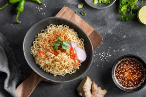Veg Hakka Noodles (small)