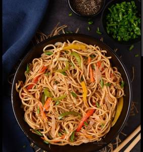 Veg Hakka Noodles Full