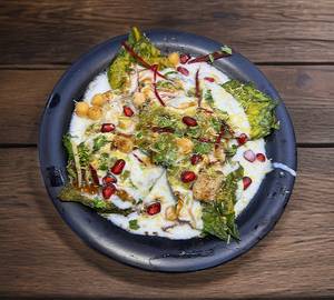 Special palak papdi chaat