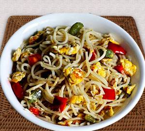 Egg Dum Noodles Full Plate