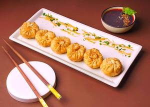 Veg fried momos