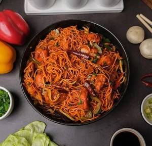 Chicken schezwan noodles