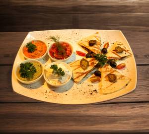 Quesadilla Con Veggies (Mexican Style Spicy)