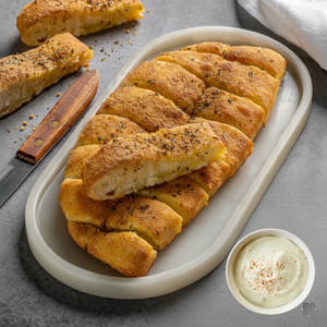 Garlic Breadstick With Cheesy Dip