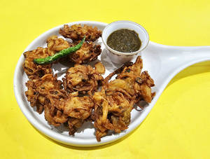 Dilli Ke Mixed Pakora (250- 300 Gms)