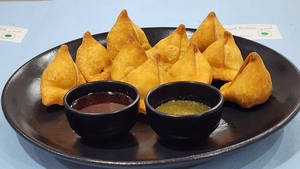 Mini Mumbai Samosas (party Pack) | 9-10pcs