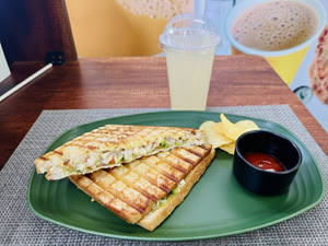 Mumbai Sandwich With Lime Water