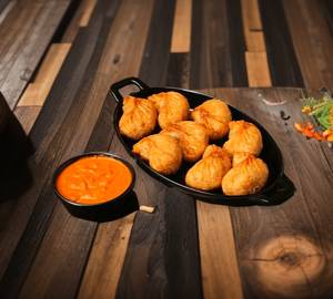Veg cheese fried momos [6 pieces]