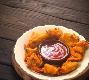 Aloo Pyaz Pakoda