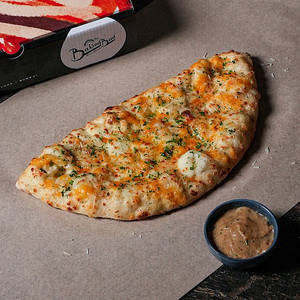 Garlic Breadsticks With Mozzarella, Cheddar And Peri Peri Chicken