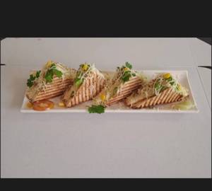 Creamy Cheese Supreme Sandwich