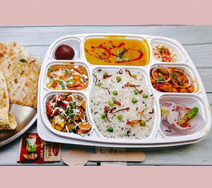 Veg Deluxe Thali