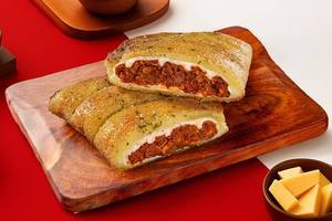 Chicken Kheema n Cheese Stuffed Garlic Bread