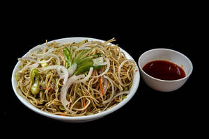 Egg Hakka Noodles