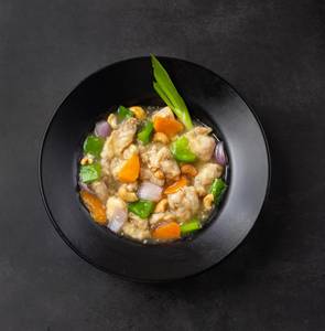 Diced Chicken With Cashewnuts