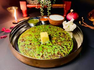 Gobhi Paratha (1 Pc - Palak Base Whole Wheat)