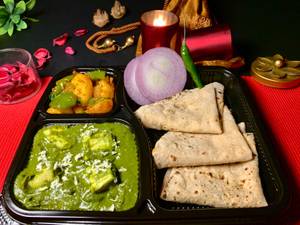 Palak Paneer Mini Thali