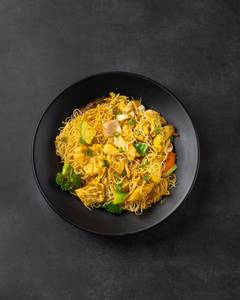 Chicken Singapore Mee Foon Noodles