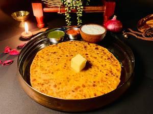 Paneer Pyaaz Paratha (1 Pc - Palak Base Whole Wheat)