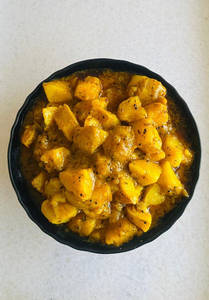 Special Achari Aaloo Full With Salad
