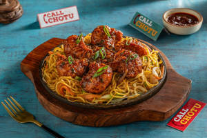 Wok Tossed Noodles with Chilli Garlic Momos